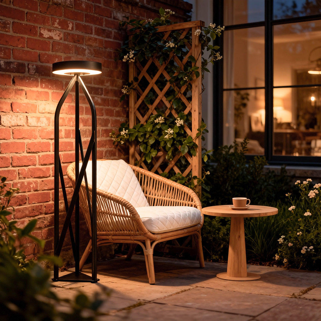 Elegant Outdoor Floor Lamp | Vintage IP55 Waterproof Light for Gardens & Courtyards